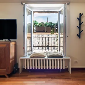Easyhomes Duomo View , ميلان إيطاليا
